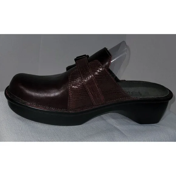 NAOT Avignon Nubuck Burgundy Maroon Mule Clog Size EU 39/US 8.5 Adjustable - Picture 5 of 6